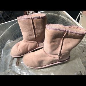 Peach Colored Ugg Sheepskin Boots Size 3  S/N 5251